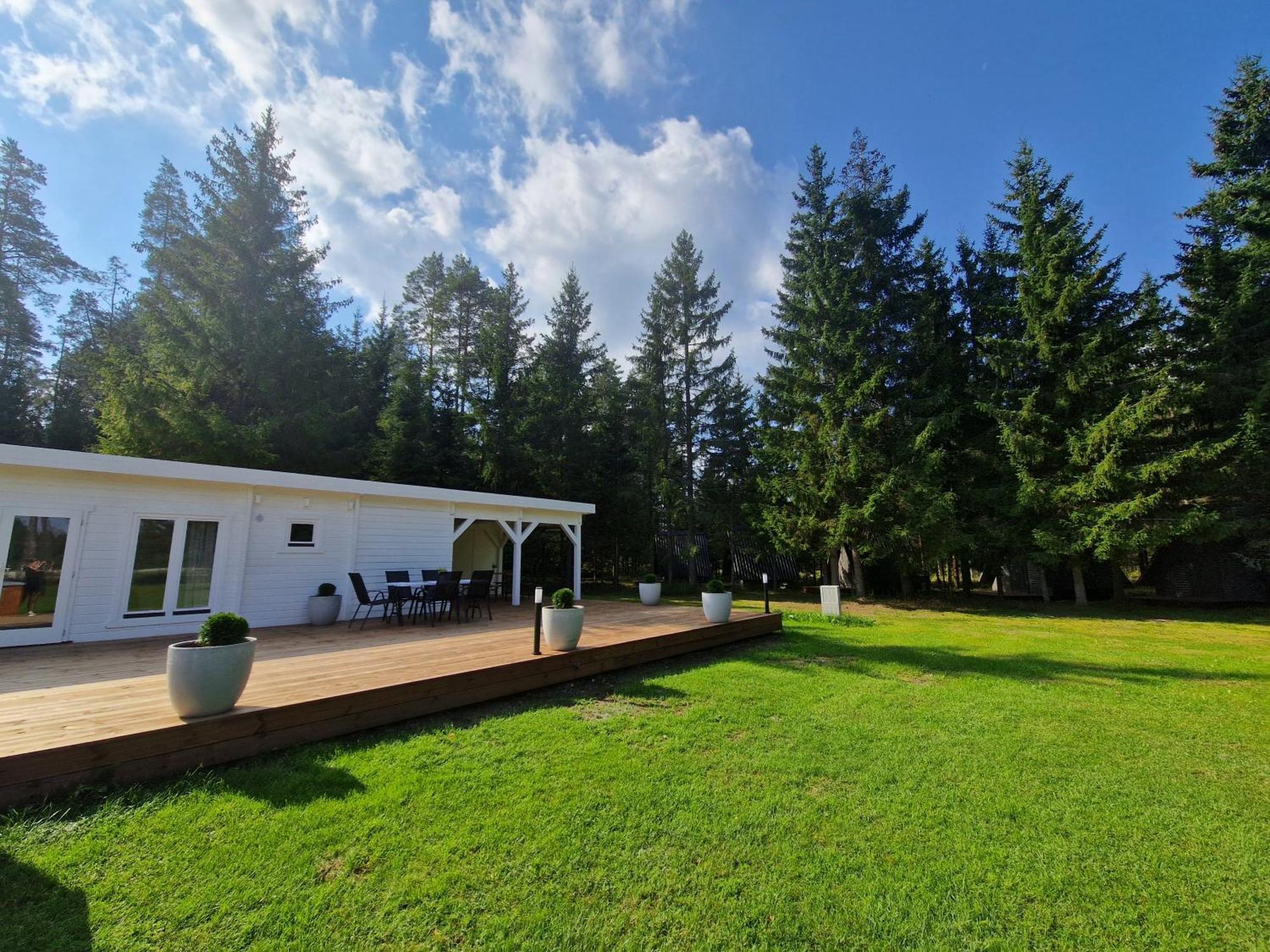 Liivakortsi Kaemping Hotel Romeda Exterior photo